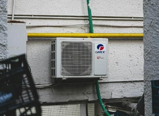 How Long Should a Portable Air Conditioner Sit Before Turning It On?